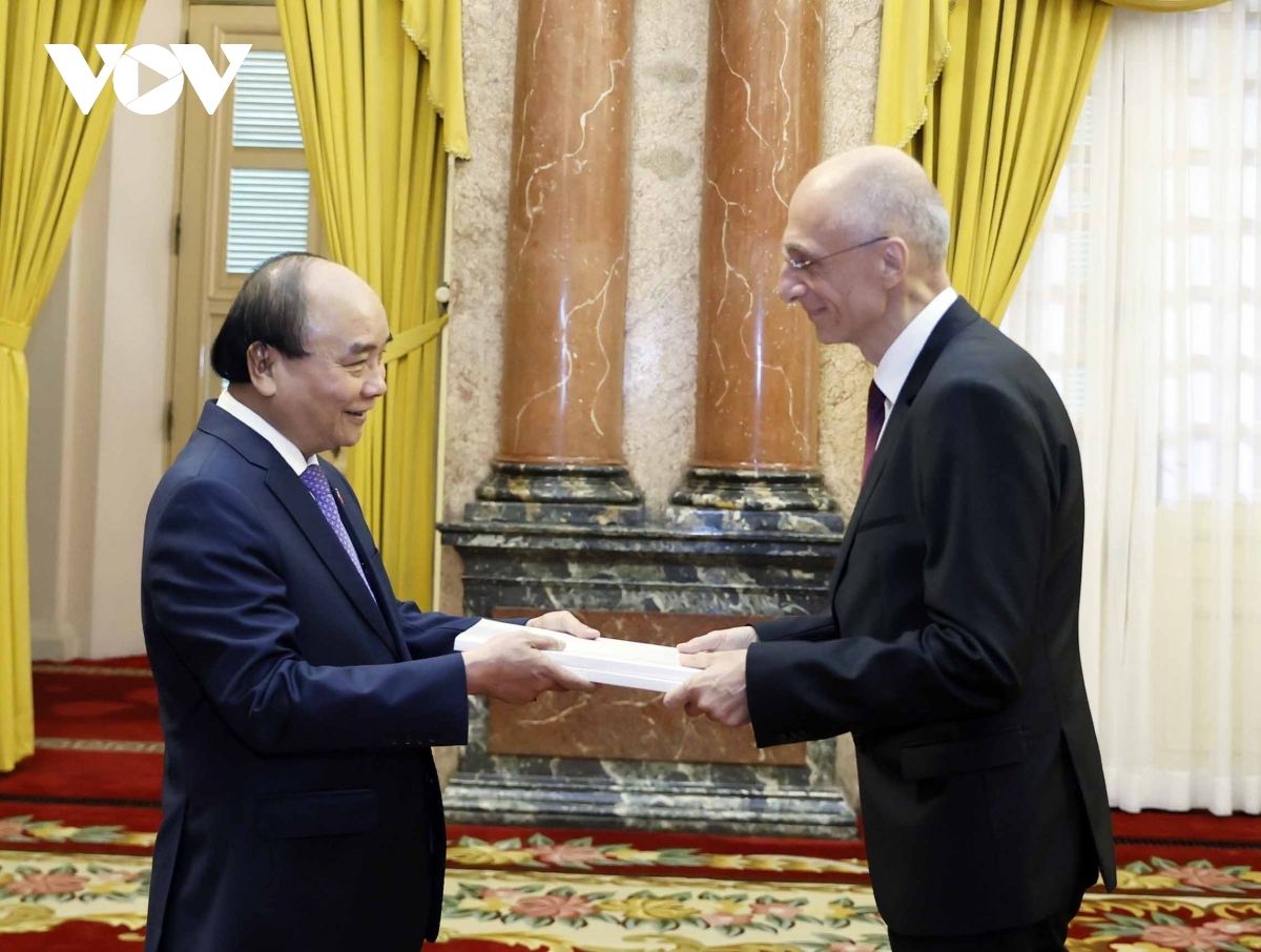 President hosts newly-appointed ambassadors of Croatia, Senegal